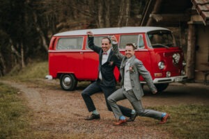 Hochzeit Fotografie Reportage Willisau Zwyer Brautpaar Trauzeuge Regen