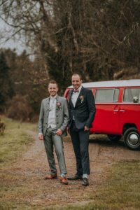 Hochzeit Fotografie Reportage Willisau Zwyer Brautpaar Trauzeuge Regen