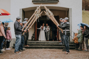 Hochzeit Fotografie Reportage Willisau Zwyer Kirche Trauung Auszug Spalier