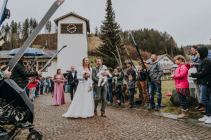 Hochzeit Fotografie Reportage Willisau Zwyer Kirche Trauung Auszug Spalier