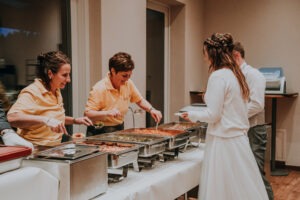 Hochzeit Fotografie Reportage Willisau Daiwil Zwyer Trüllenthal Abend Essen Location